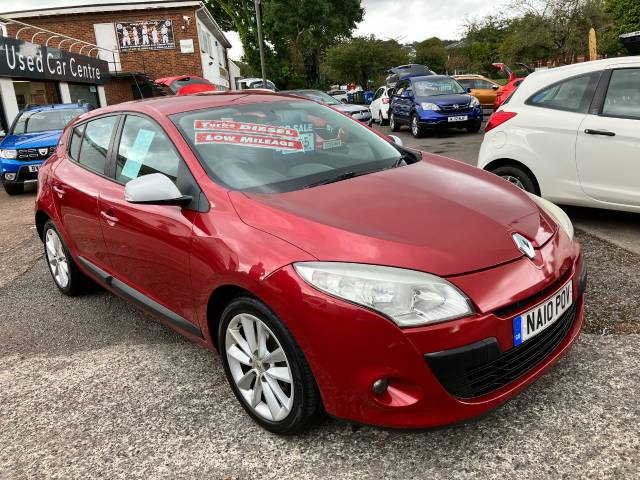 Renault Megane 1.5 dCi 86 I-Music 5dr Hatchback Diesel Red