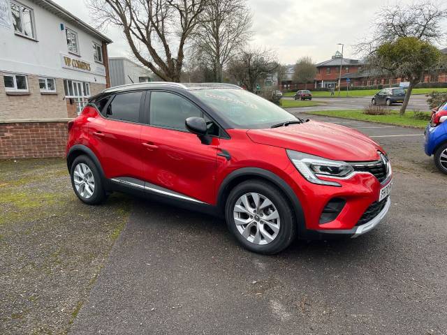 Renault Captur 1.5 dCi 95 Iconic 5dr Hatchback Diesel Red/black